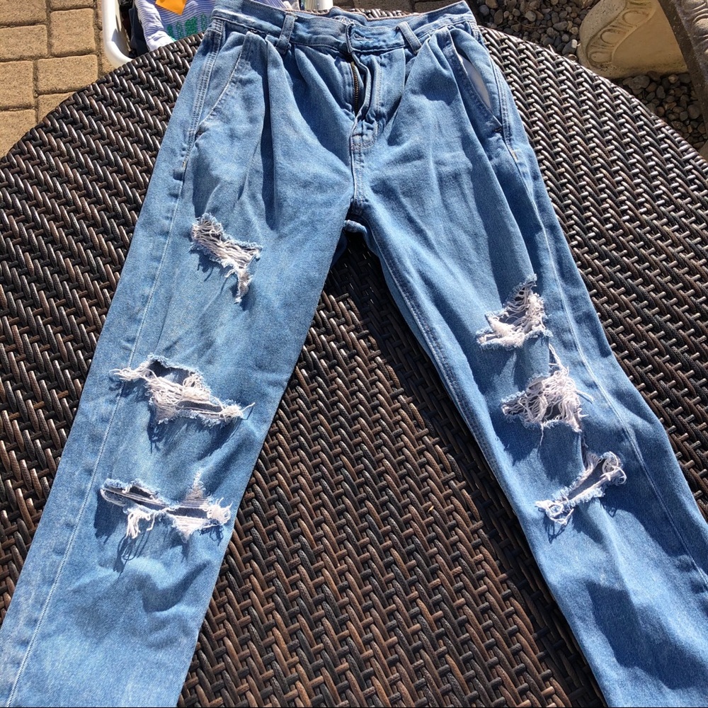 Pleated mom jeans